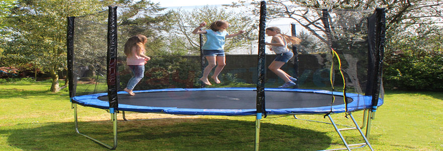 Comment arriver à choisir parmi les divers modèles de trampoline proposés sur le marché ? Les critères à prendre en considération pour faciliter votre choix.